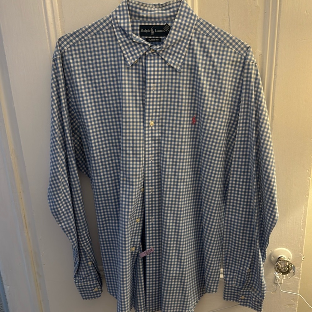 Men’s Ralph Lauren button-down classic fit size large. Blue and white checkered.